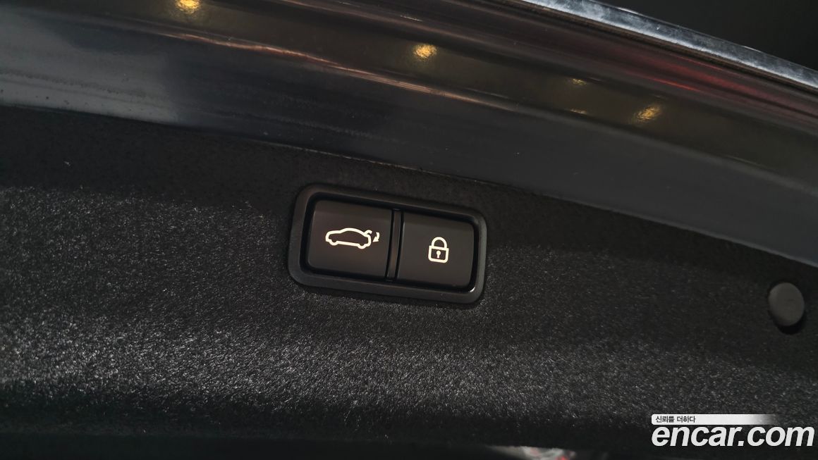 Hyundai Genesis 2016