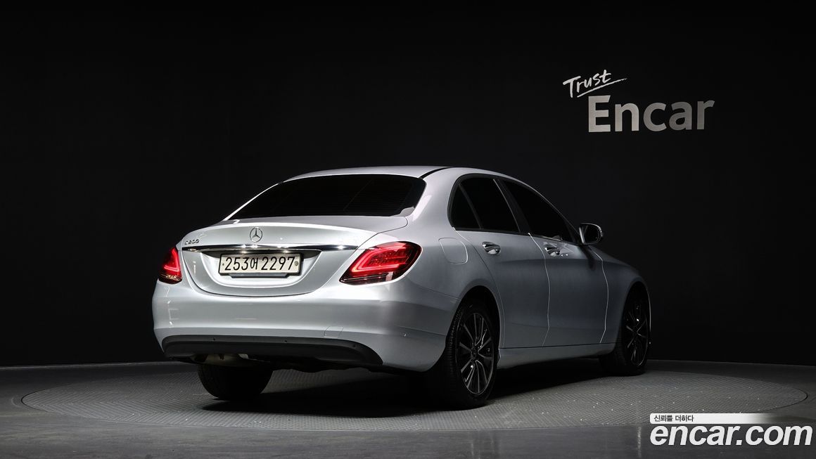 Mercedes-Benz C-Class 2019