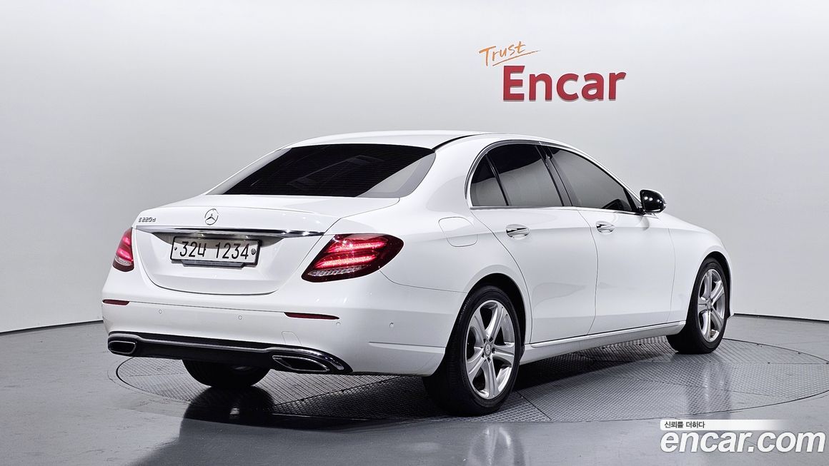 Mercedes-Benz E-Class 2017