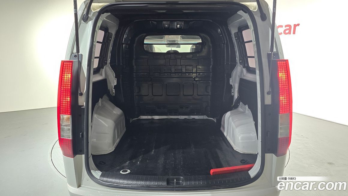 Hyundai Staria 2024