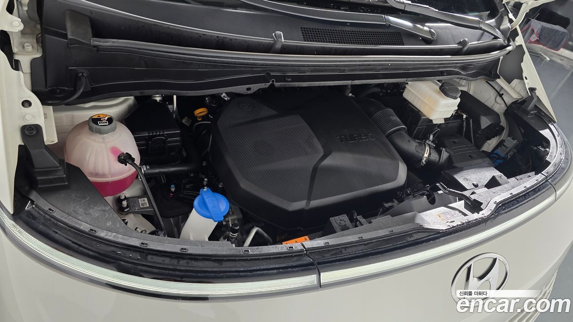 Hyundai Staria 2024