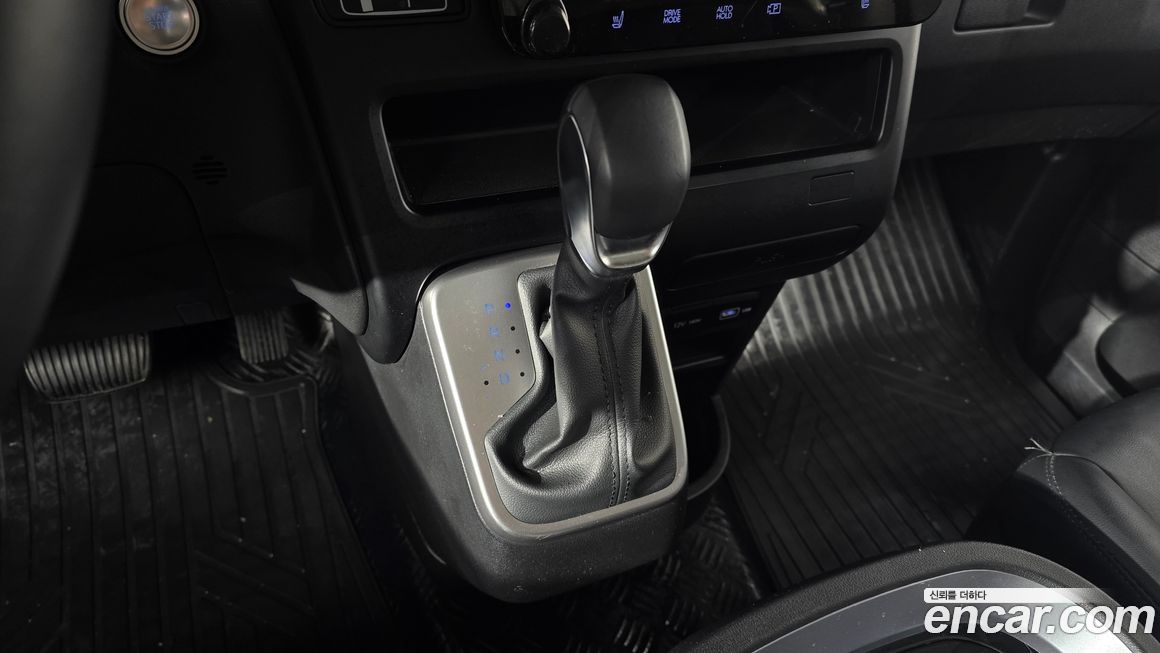 Hyundai Staria 2024