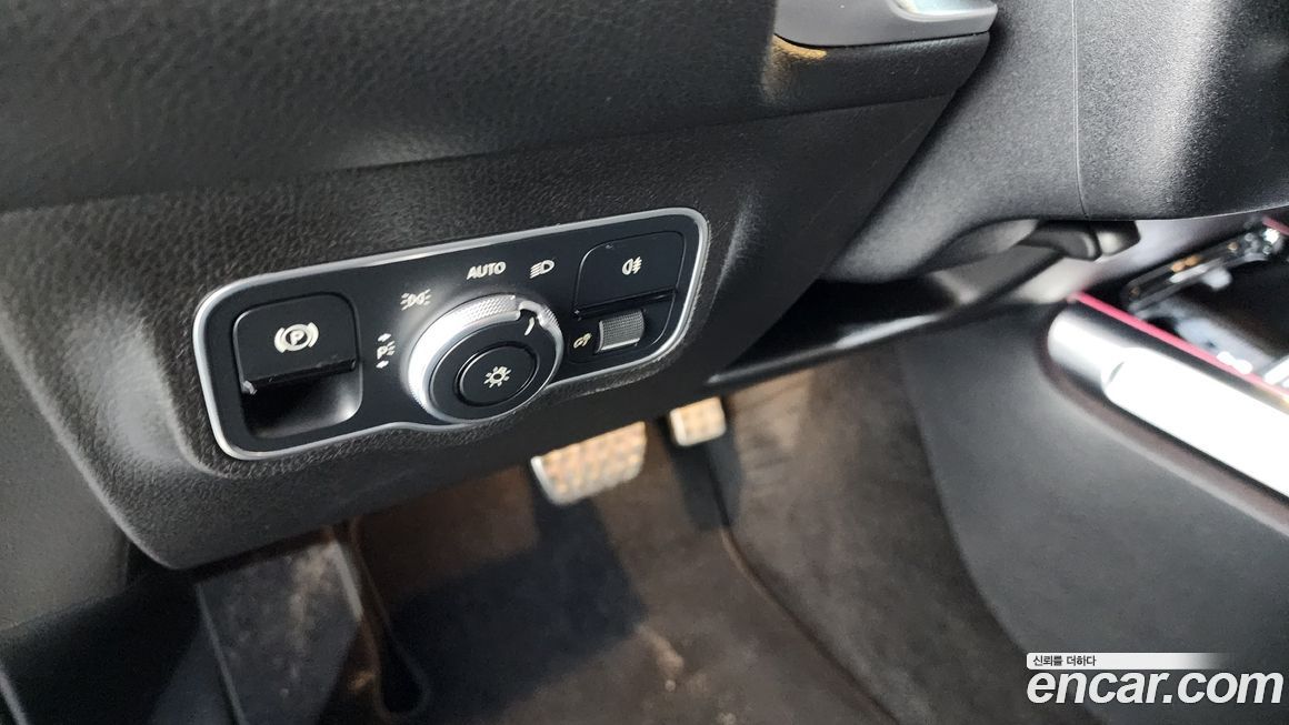 Mercedes-Benz GLB-Class 2020