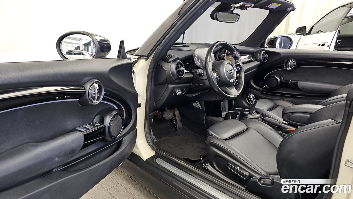 Mini Cooper Convertible 2022