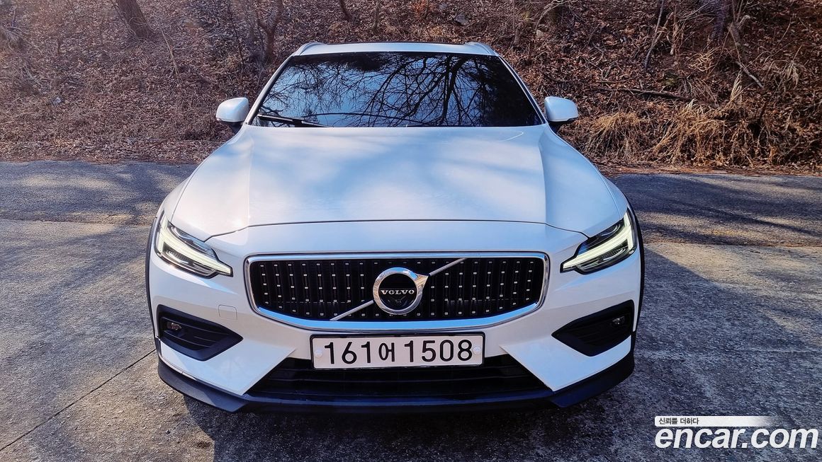 Volvo V60 2022