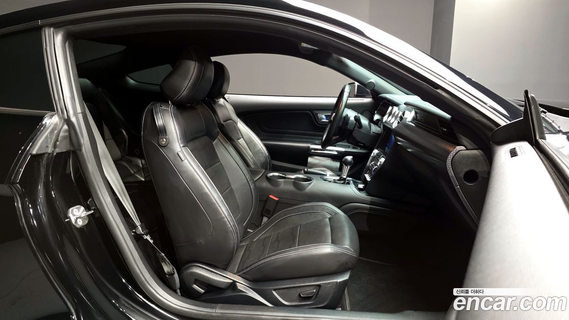 Ford Mustang 2020