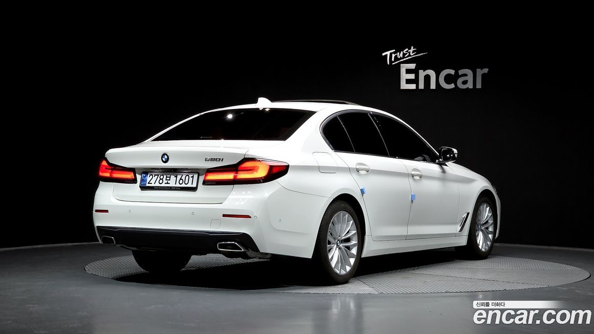 BMW 5-Series 2021