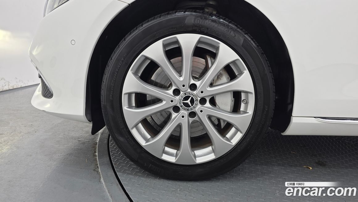 Mercedes-Benz E-Class 2019