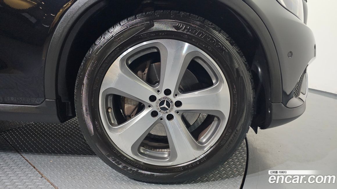 Mercedes-Benz GLC-Class 2019