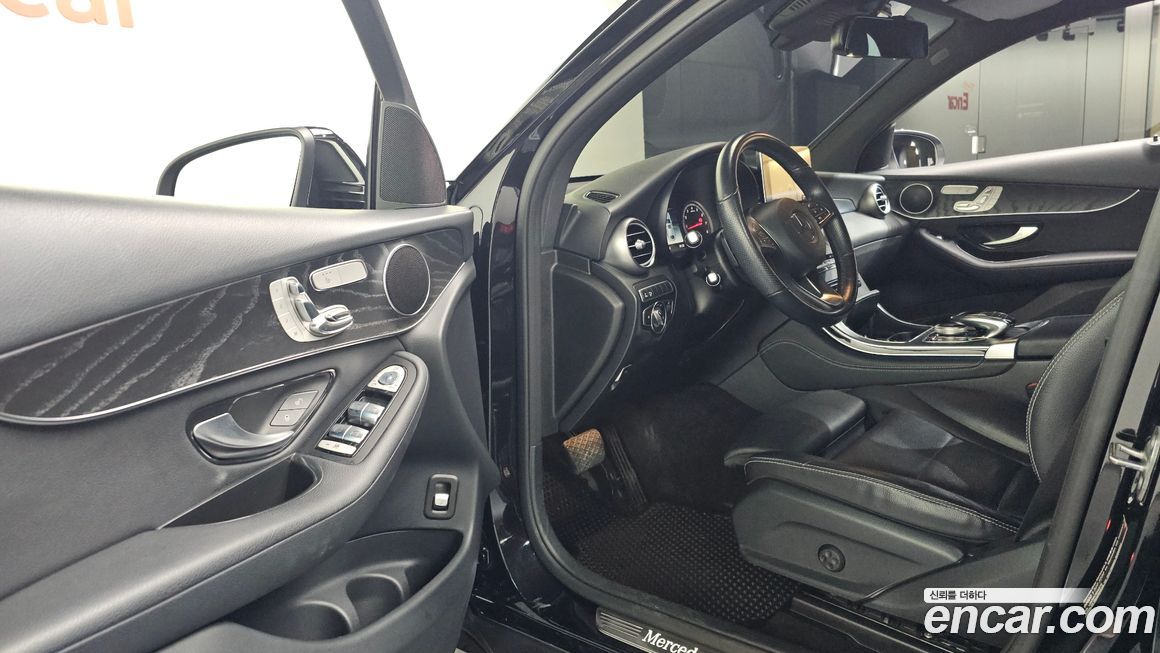 Mercedes-Benz GLC-Class 2019