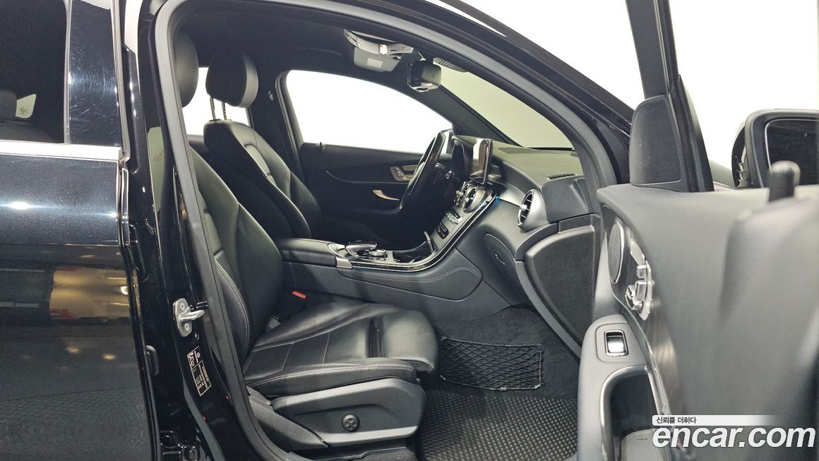 Mercedes-Benz GLC-Class 2019