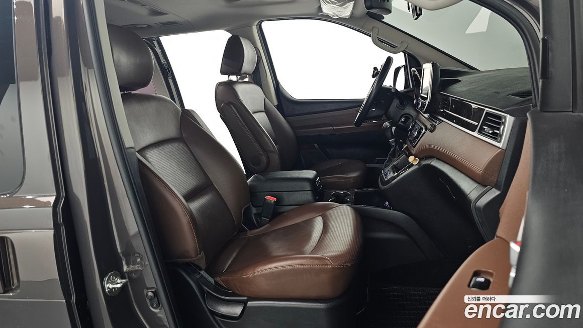 Hyundai Starex 2021