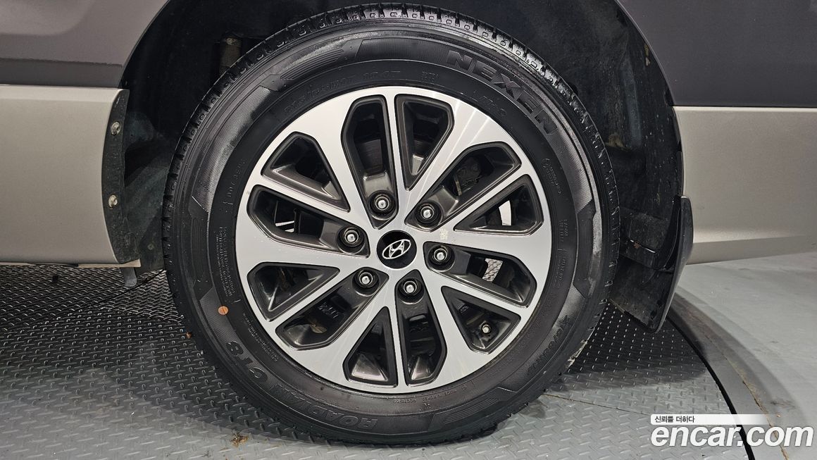 Hyundai Starex 2021