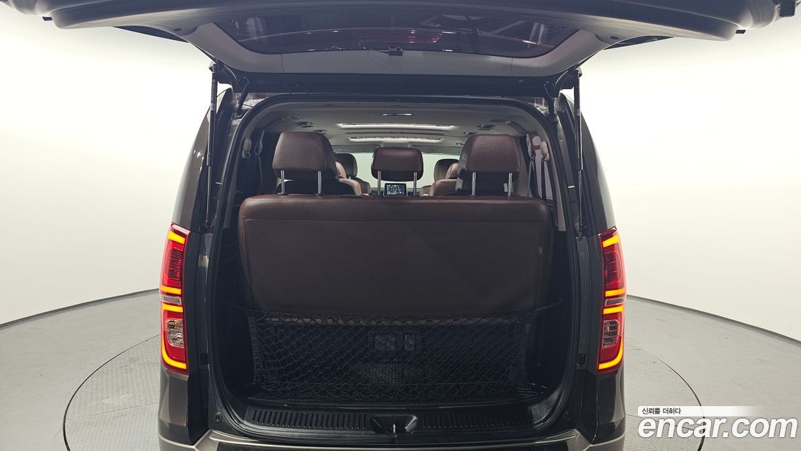 Hyundai Starex 2021