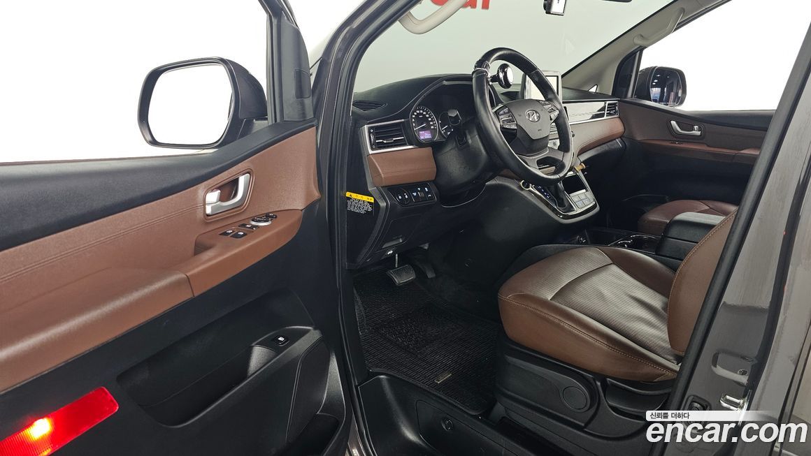 Hyundai Starex 2021