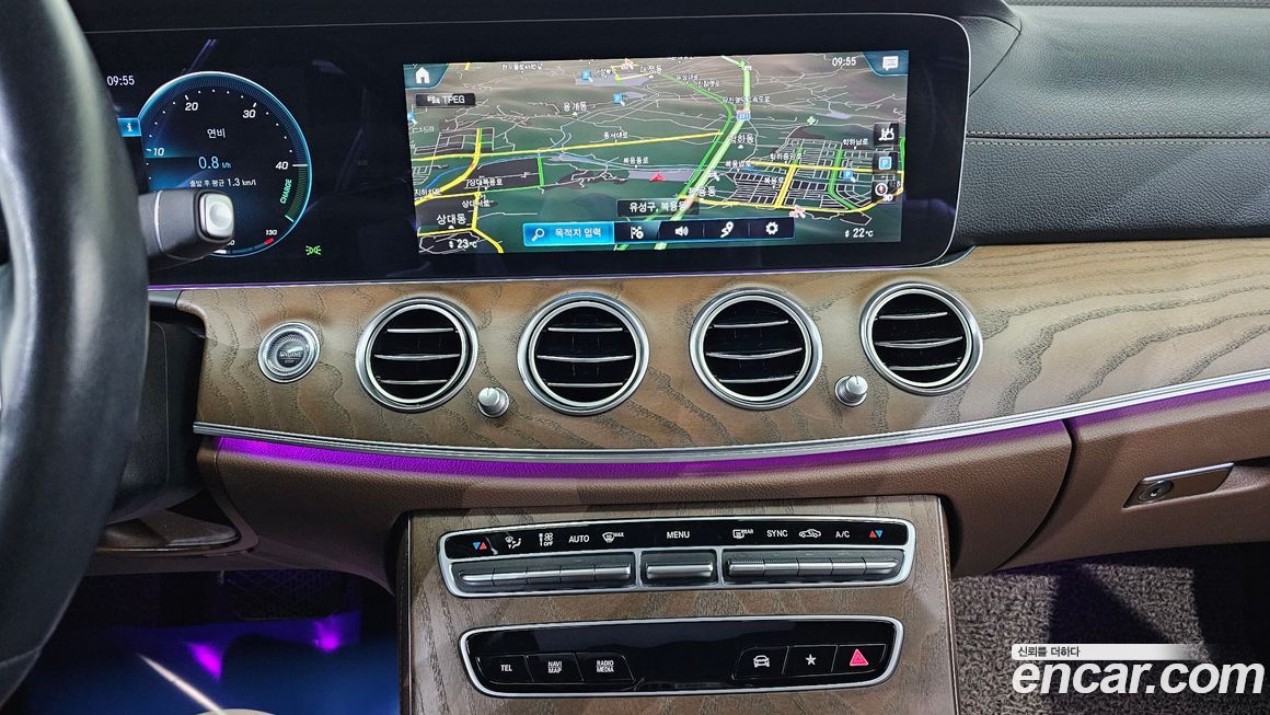 Mercedes-Benz E-Class 2021