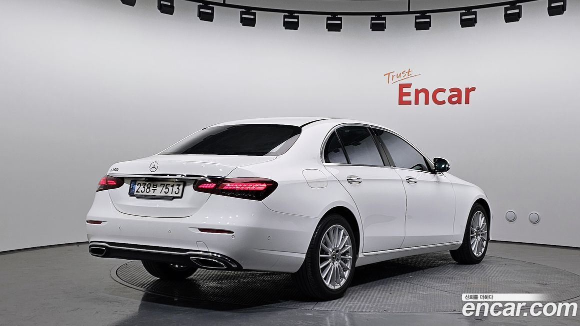 Mercedes-Benz E-Class 2021