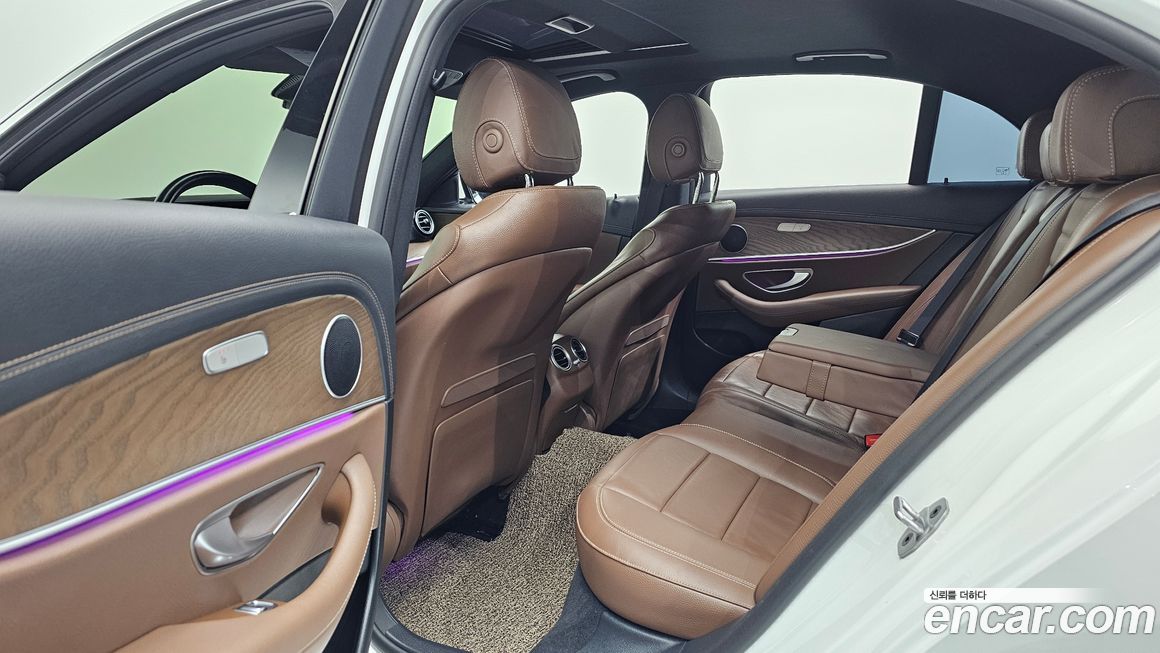 Mercedes-Benz E-Class 2021