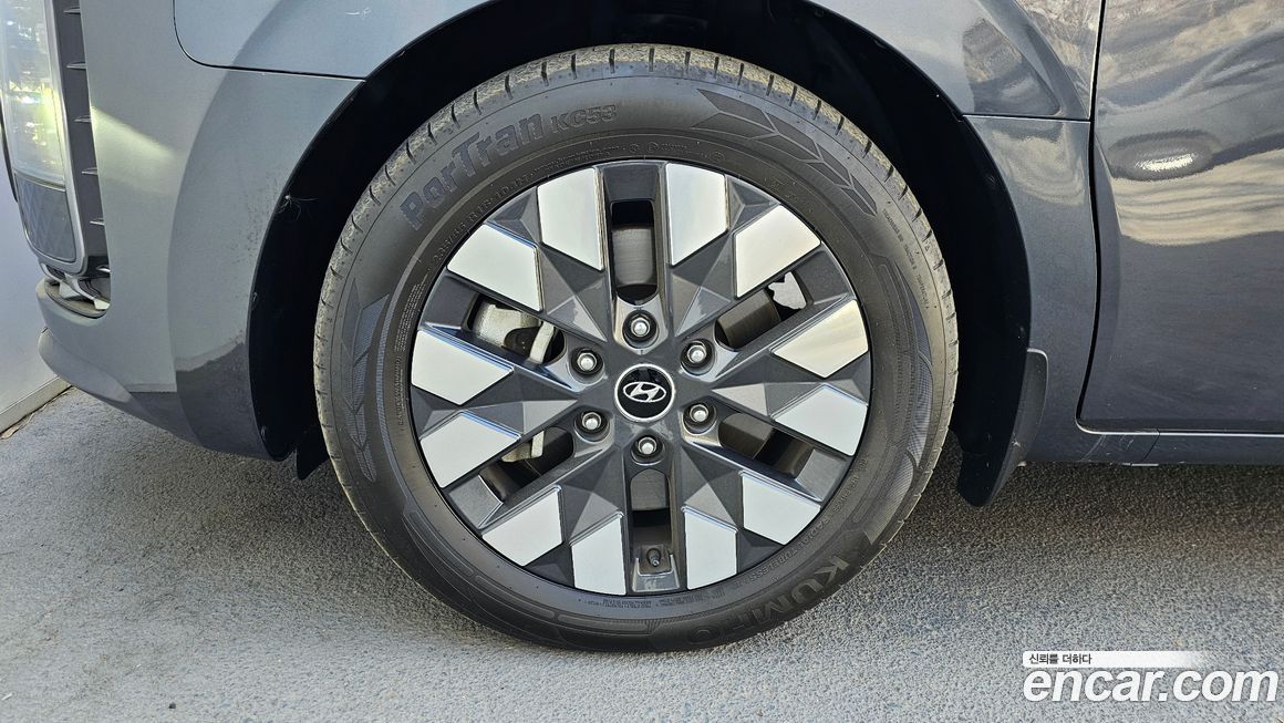 Hyundai Staria 2022