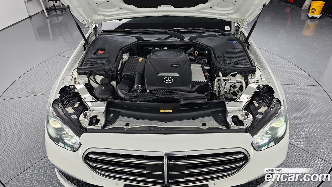 Mercedes-Benz E-Class 2021