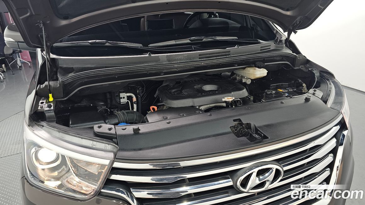 Hyundai Starex 2021