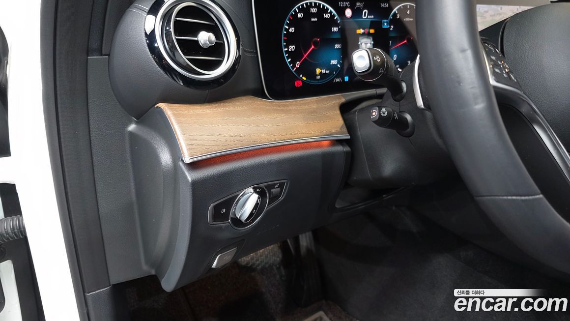 Mercedes-Benz E-Class 2021