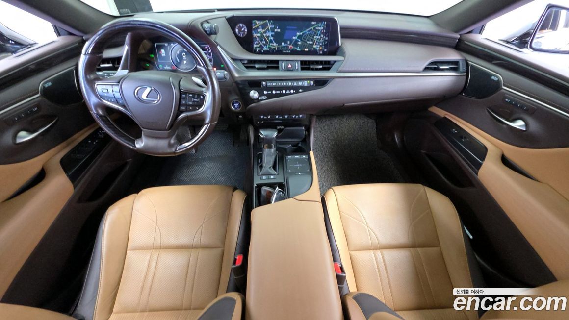 Lexus ES 2021
