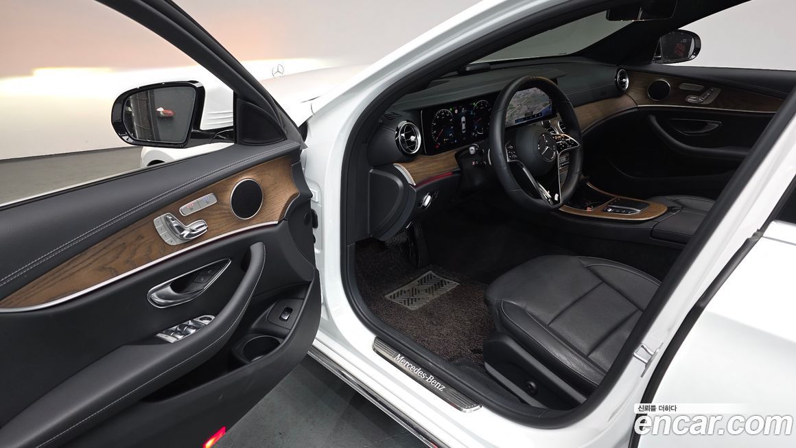 Mercedes-Benz E-Class 2021