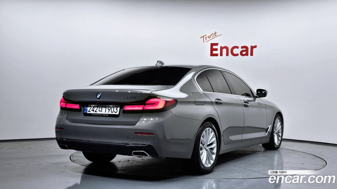 BMW 5-Series 2022