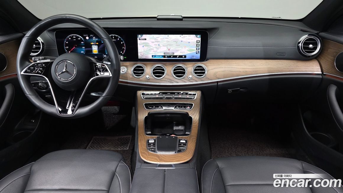 Mercedes-Benz E-Class 2021