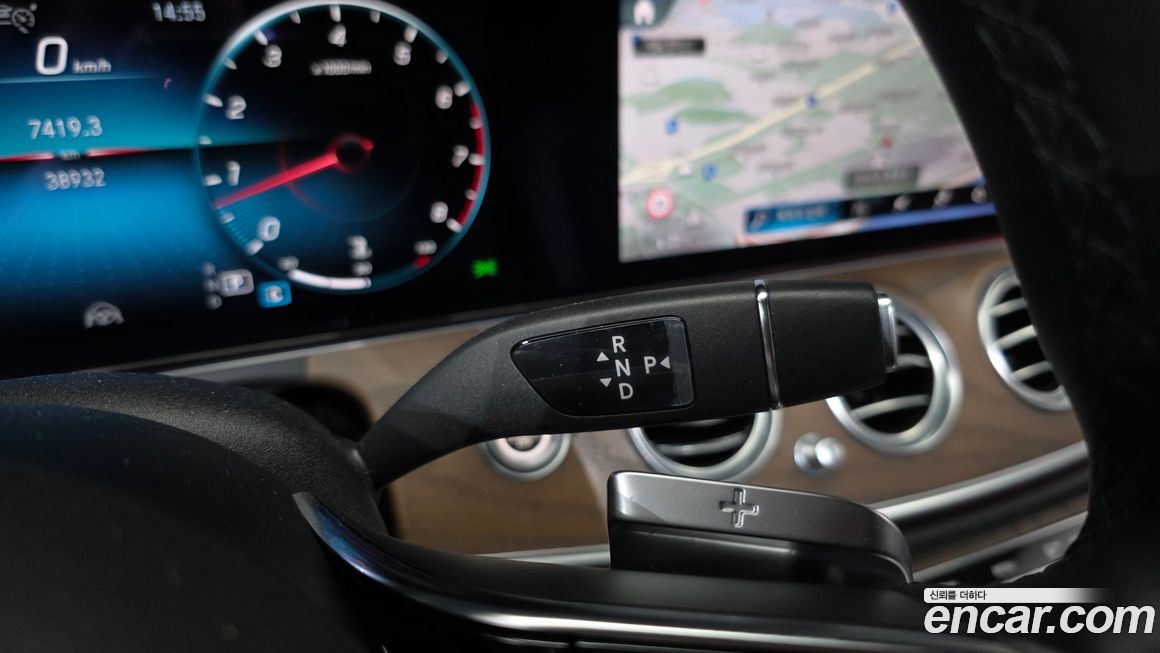 Mercedes-Benz E-Class 2021