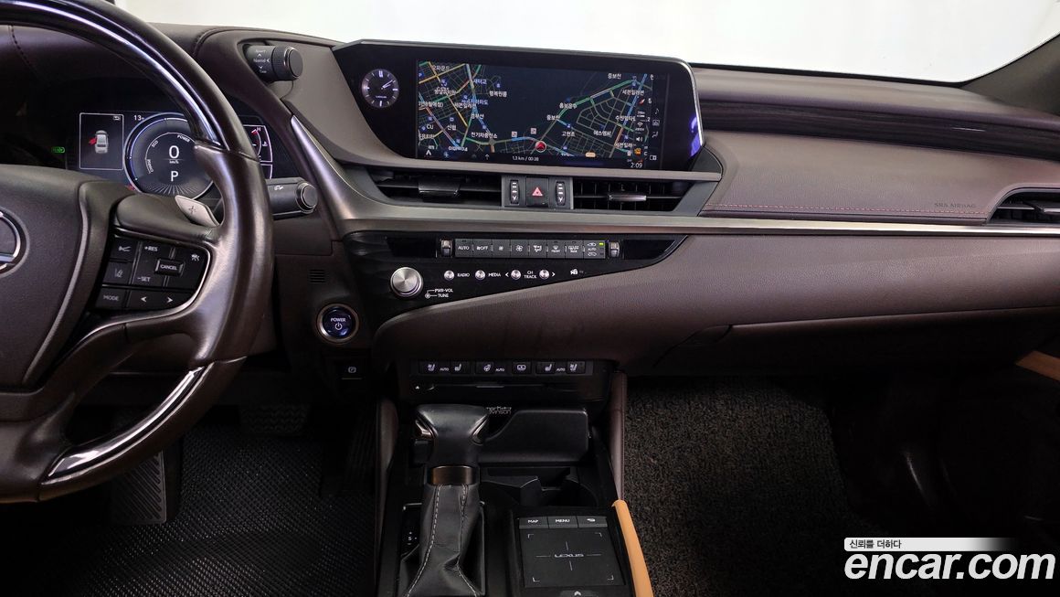 Lexus ES 2021