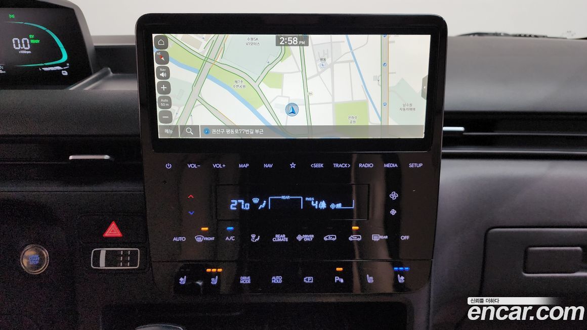 Hyundai Staria 2025