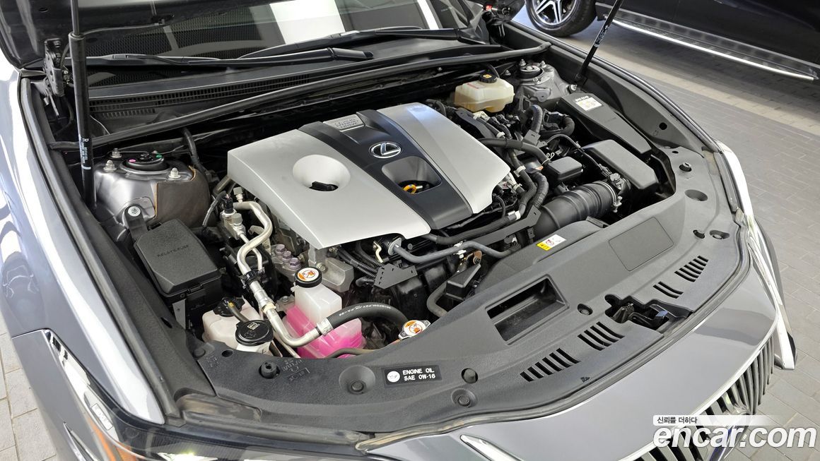 Lexus ES 2021