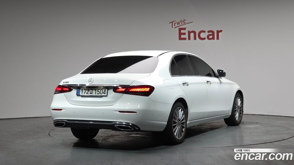 Mercedes-Benz E-Class 2021
