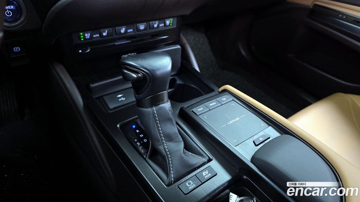 Lexus ES 2021