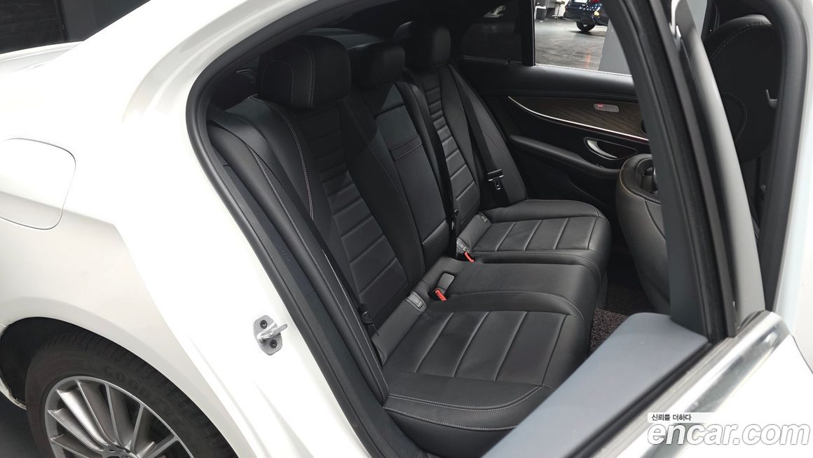 Mercedes-Benz E-Class 2021