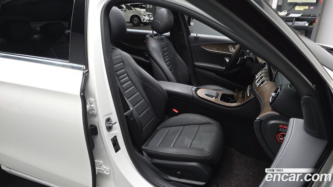 Mercedes-Benz E-Class 2021