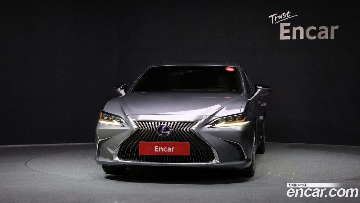 Lexus ES 2021