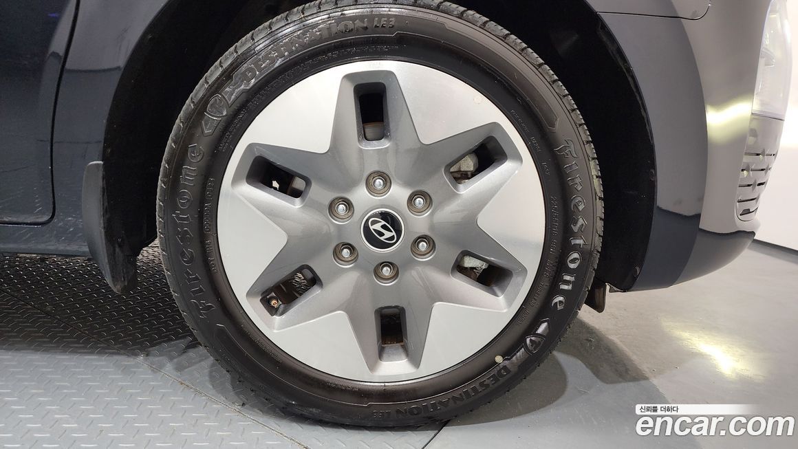 Hyundai Staria 2025