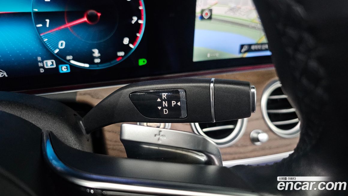 Mercedes-Benz E-Class 2022