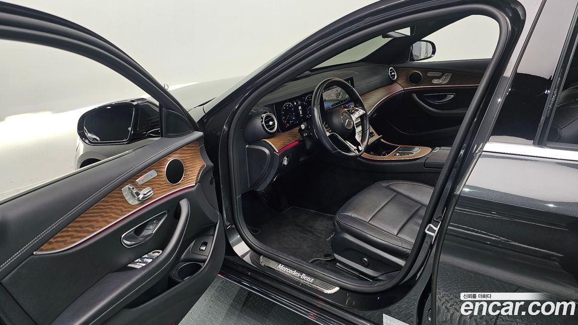 Mercedes-Benz E-Class 2022