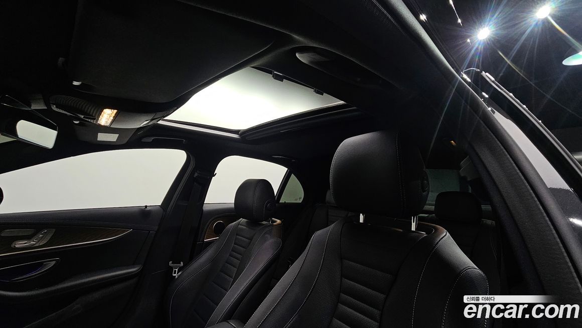 Mercedes-Benz E-Class 2022