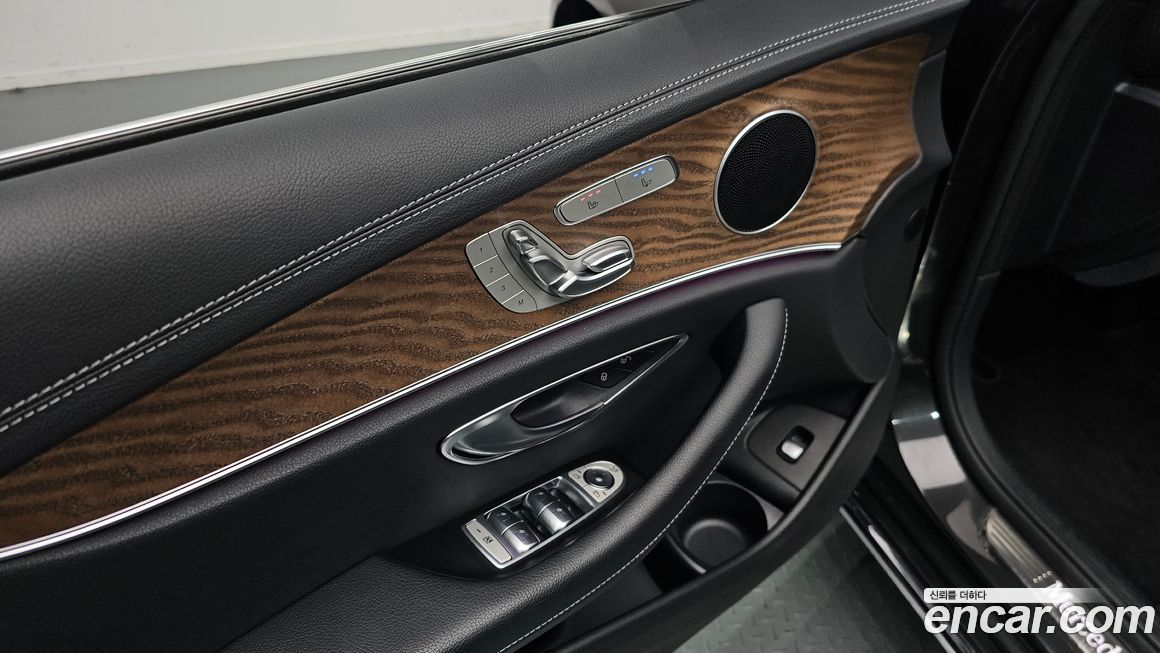 Mercedes-Benz E-Class 2022
