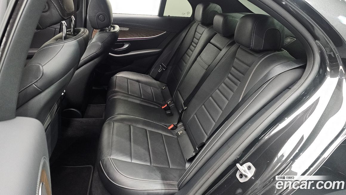Mercedes-Benz E-Class 2022