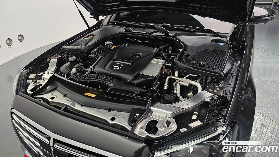 Mercedes-Benz E-Class 2022