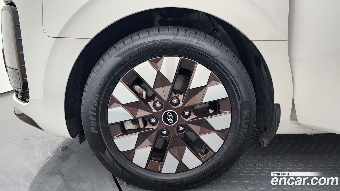 Hyundai Staria 2022