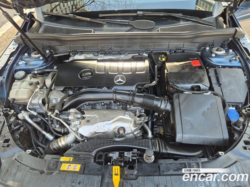 Mercedes-Benz GLB-Class 2023