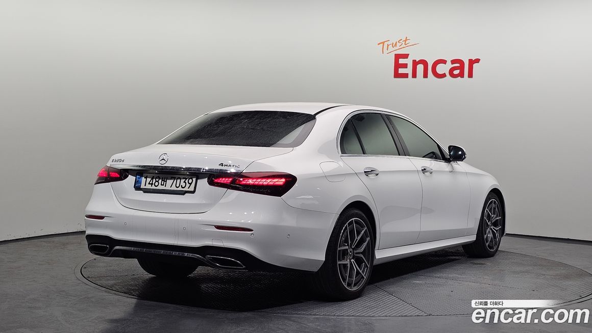 Mercedes-Benz E-Class 2022