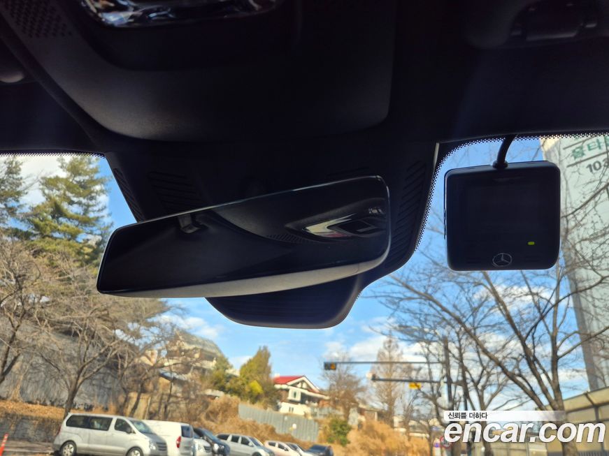 Mercedes-Benz GLB-Class 2023